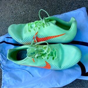 Men’s 8.5 track spikes